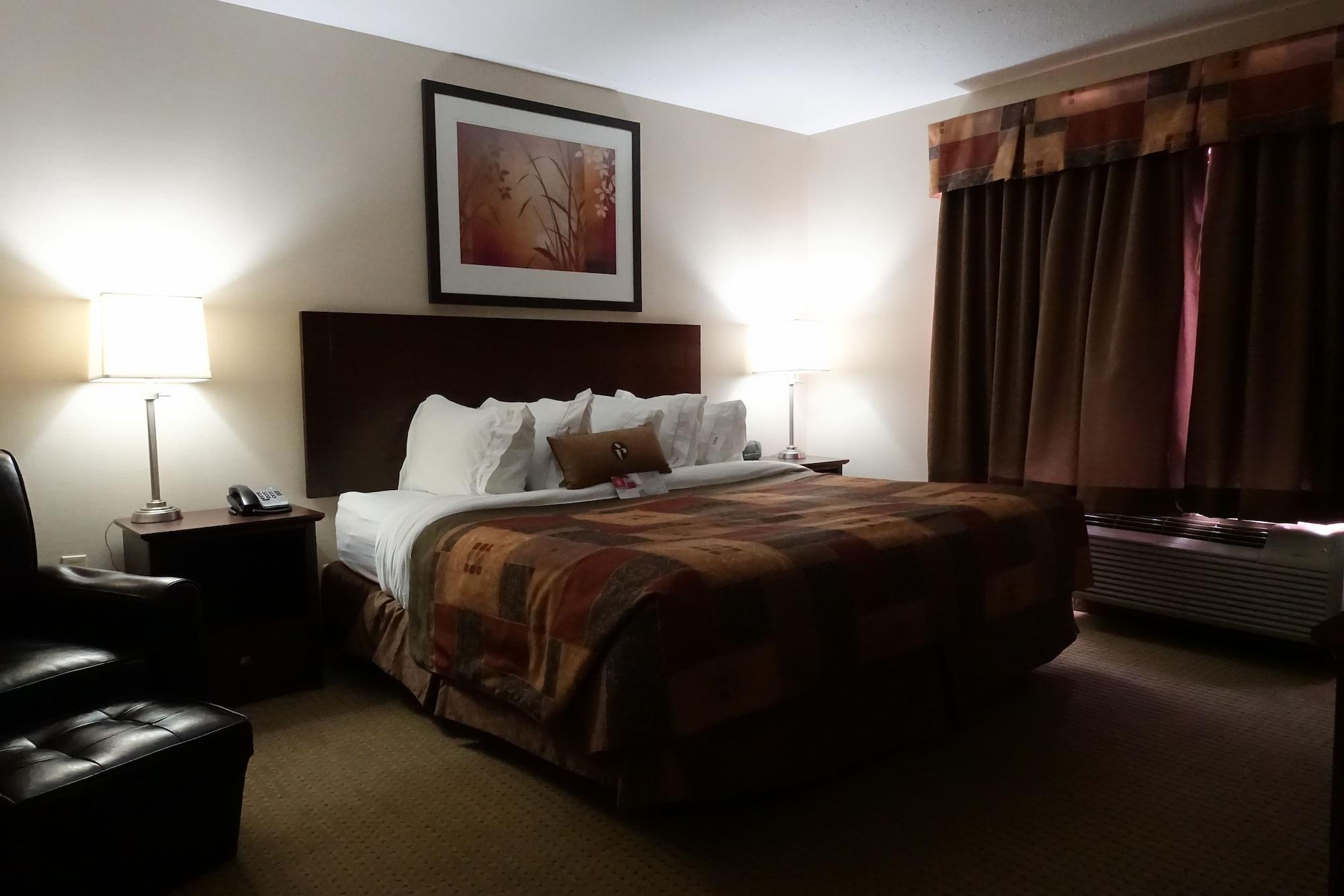 Готель Ramada By Wyndham Weyburn Екстер'єр фото