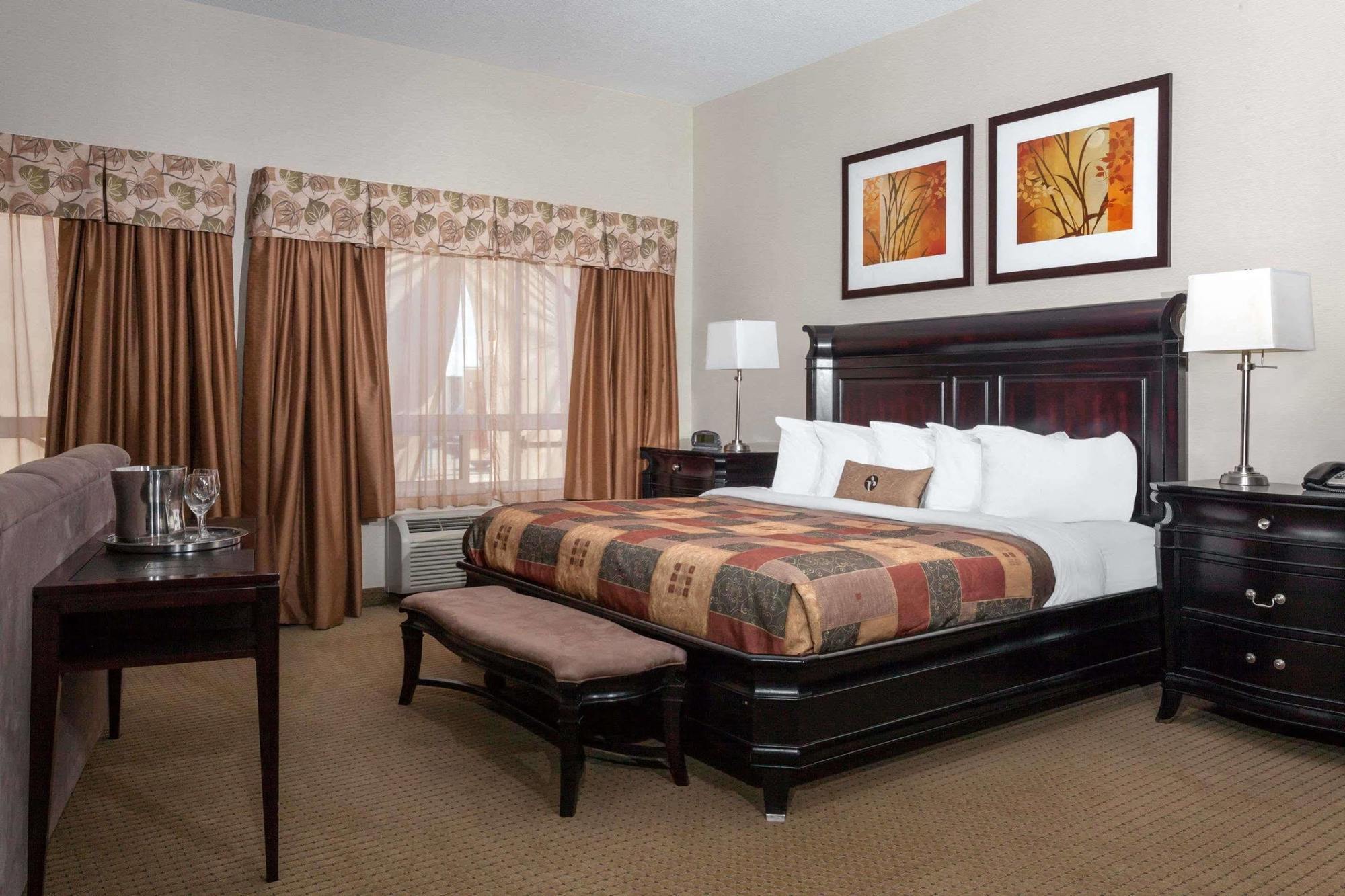 Готель Ramada By Wyndham Weyburn Екстер'єр фото