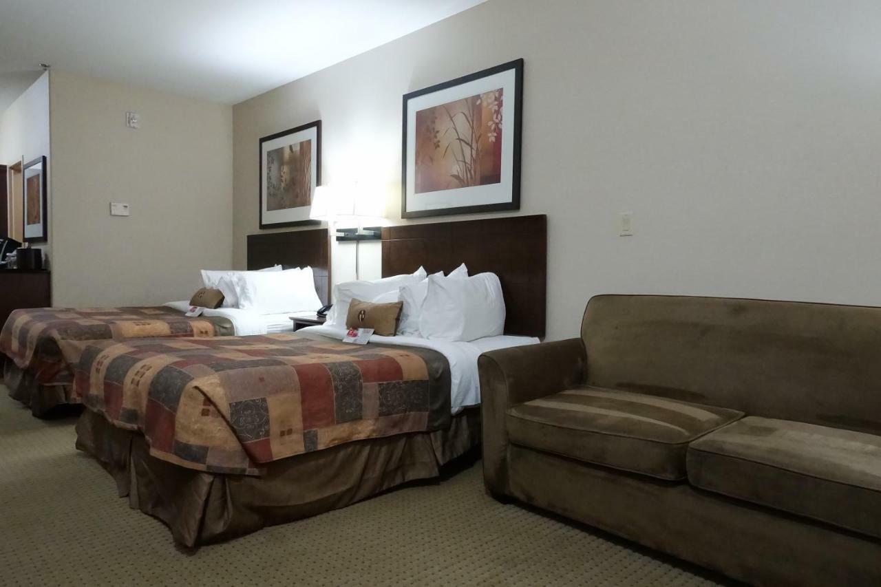 Готель Ramada By Wyndham Weyburn Екстер'єр фото