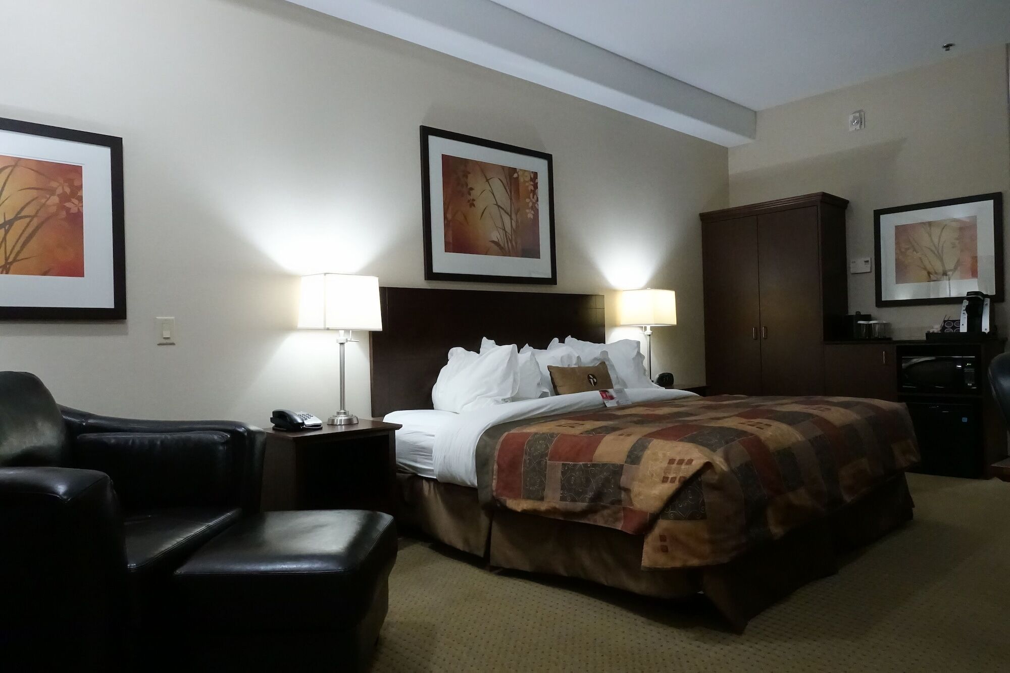 Готель Ramada By Wyndham Weyburn Екстер'єр фото
