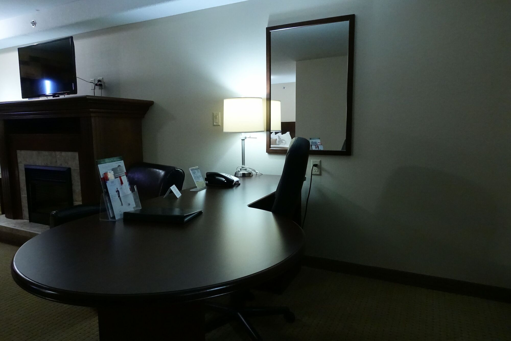 Готель Ramada By Wyndham Weyburn Екстер'єр фото